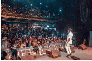 Moses Bliss Shuts Down London As Thousands Gather For Worship Experience