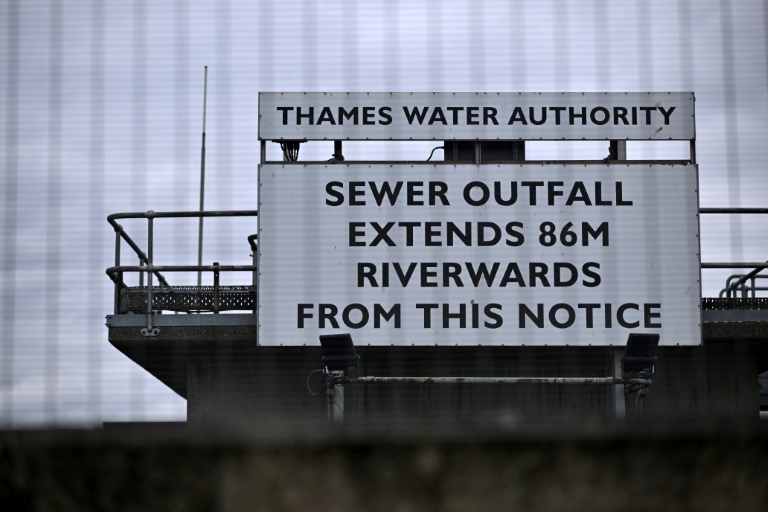 West London residents left without water for second day; Thames Water apologies