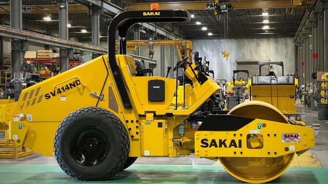 Sakai America’s first oscillating soil compactor rolls off production line