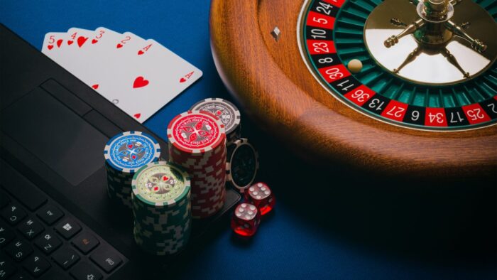 Modern Gambling: How Casinos Managed To Survive In The Internet Era?