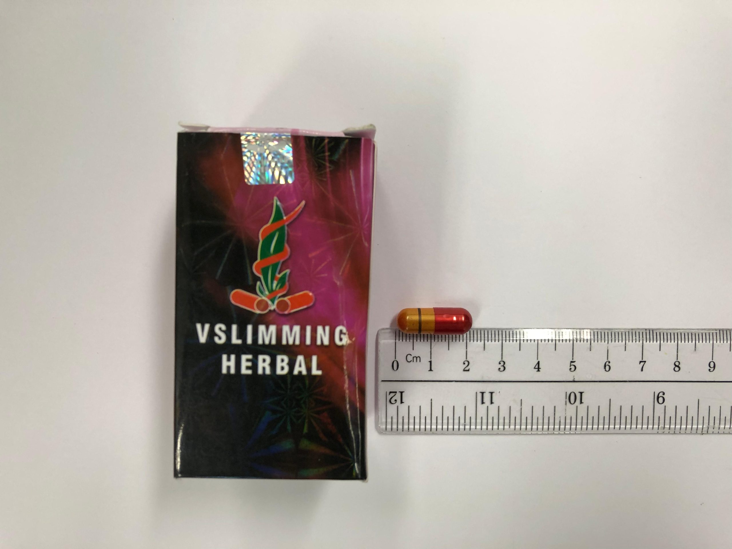 Man arrested for suspected illegal sale and possession of slimming product with undeclared controlled drug ingredients including banned drug ingredient (with photo)