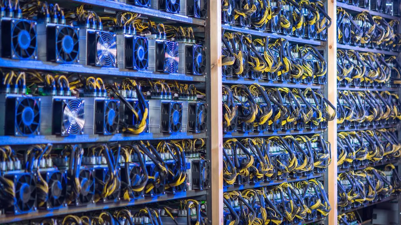 Police Seize Bitcoin Mining Machines in Venezuelan Prison Bust