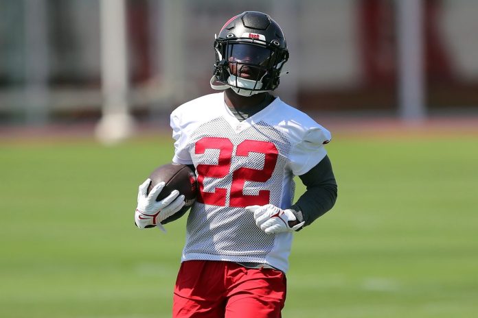 Bucs Injury Report: Chase Edmonds Out 4-6 Weeks With Knee Injury