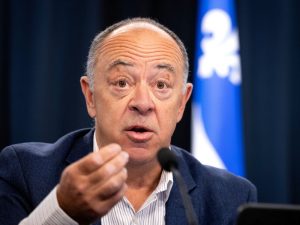 Quebec health minister wants to make private hospital rooms free