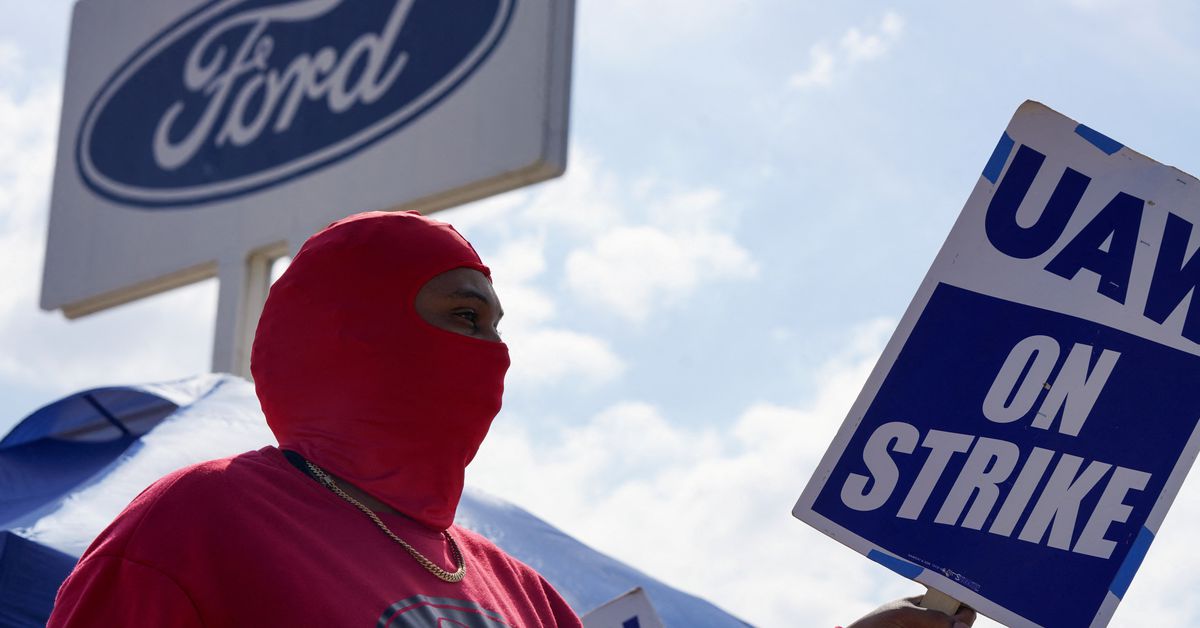 Ford says ‘significant gaps’ remain to reach UAW contract deal