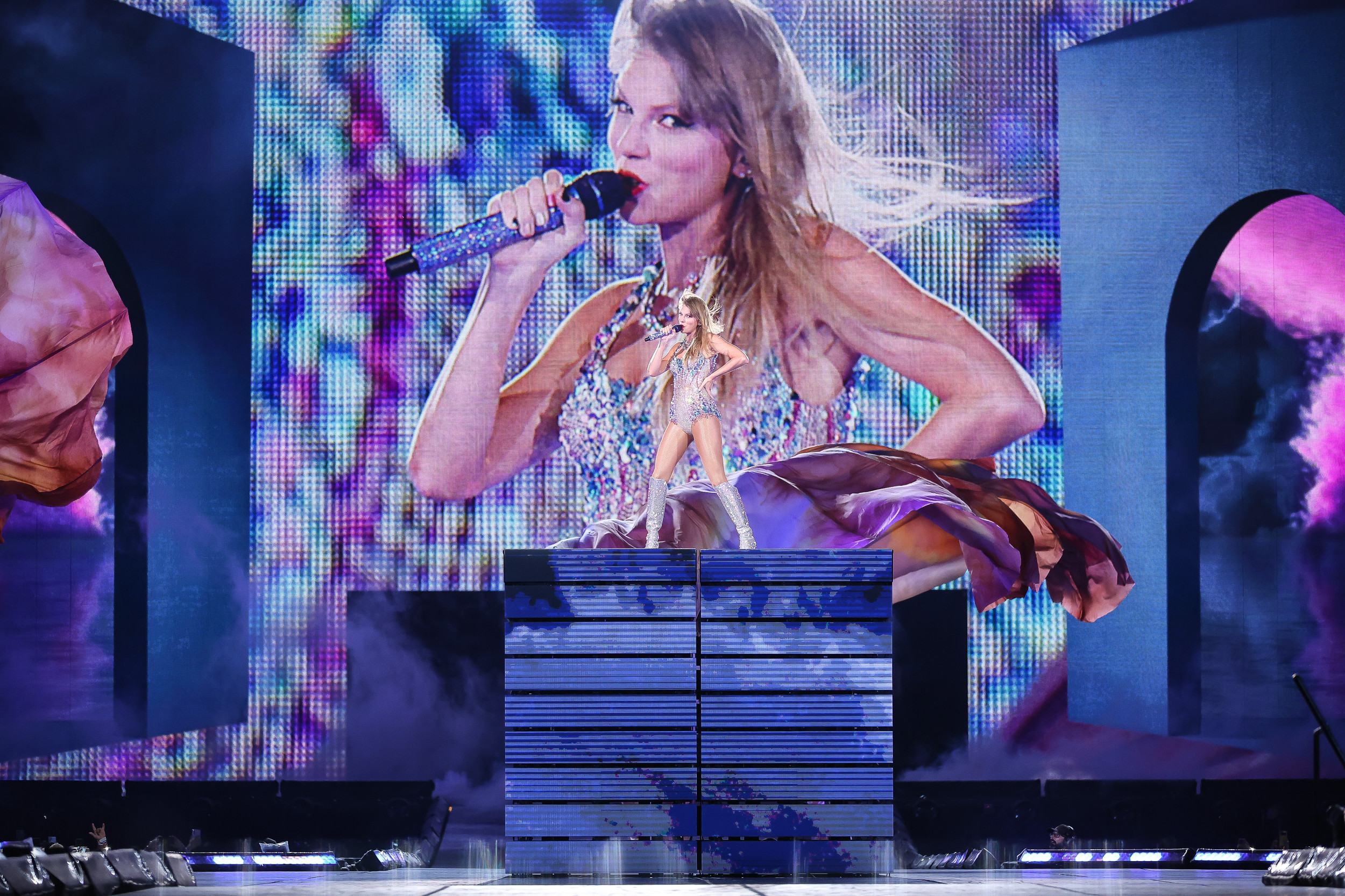 Yes, You Can Sing at the Taylor Swift Concert Film