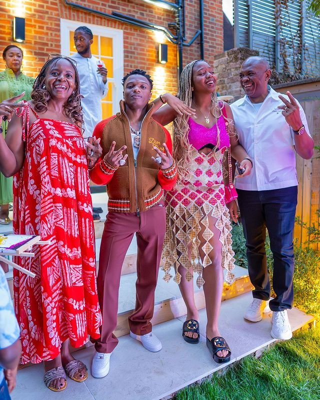 Tony Elumelu Celebrates Daughter’s Graduation Party With Wizkid