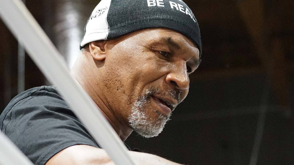 Mike Tyson analyzes Francis Ngannou vs. Tyson Fury “biggest fight in all of sports” | Video