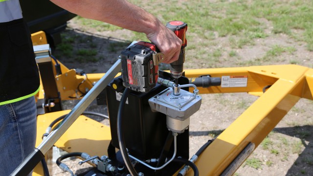 Stellar shares new products including cordless drill pump for cable trailers at The Utility Expo