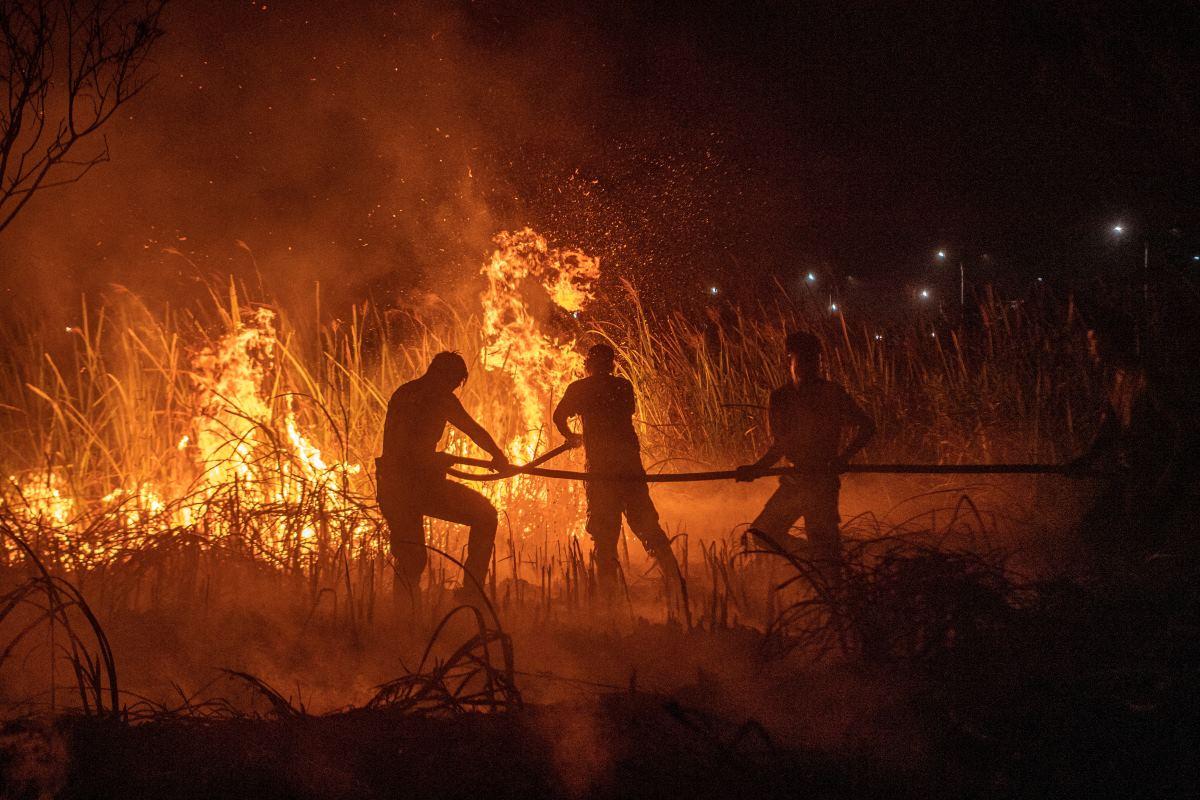 Haze hits Singapore as hot spots in Sumatra increases