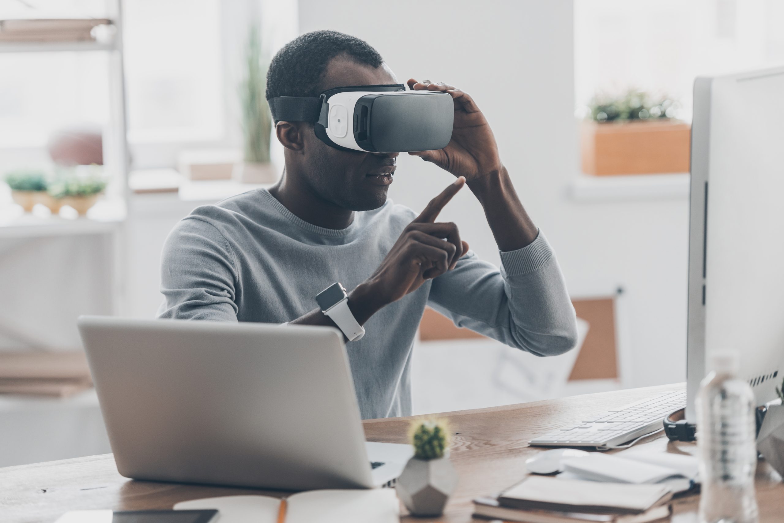 Are There Health Risks to Using Virtual Reality Headsets at Work?