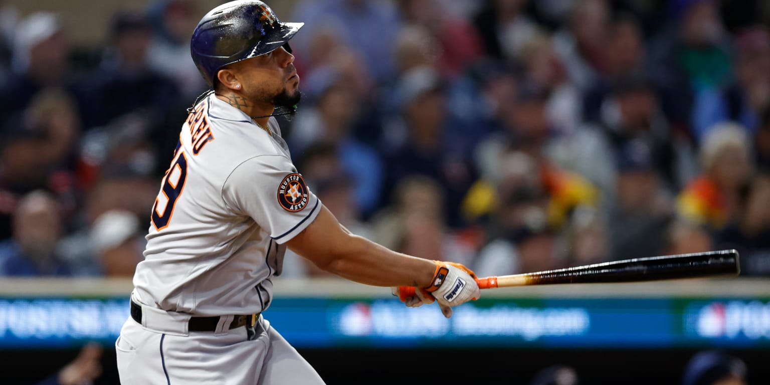 Now healthy, José Abreu has become perfect fit for Astros