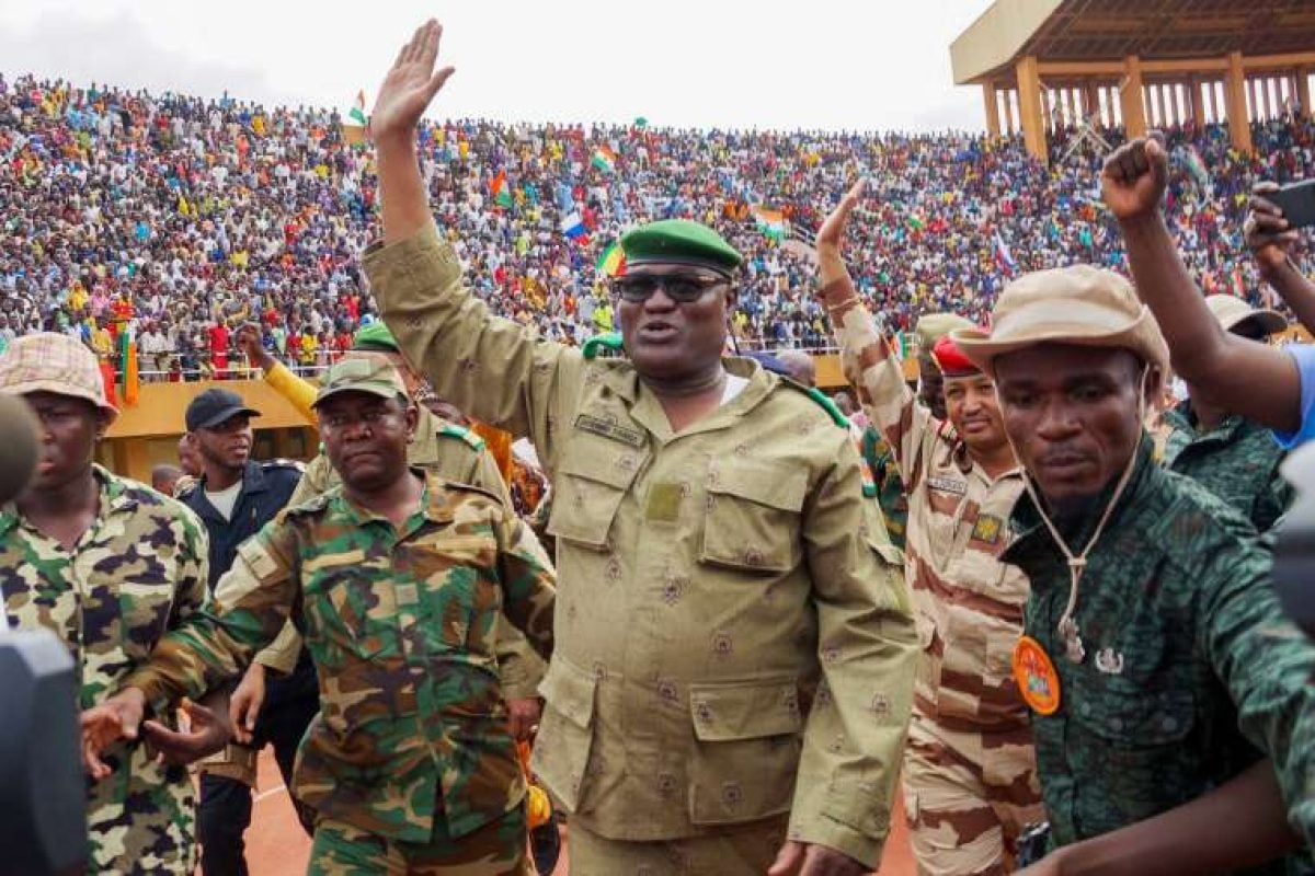 Thousands of Niger Locals are Volunteering for a Civil Defence Force Against ECOWAS