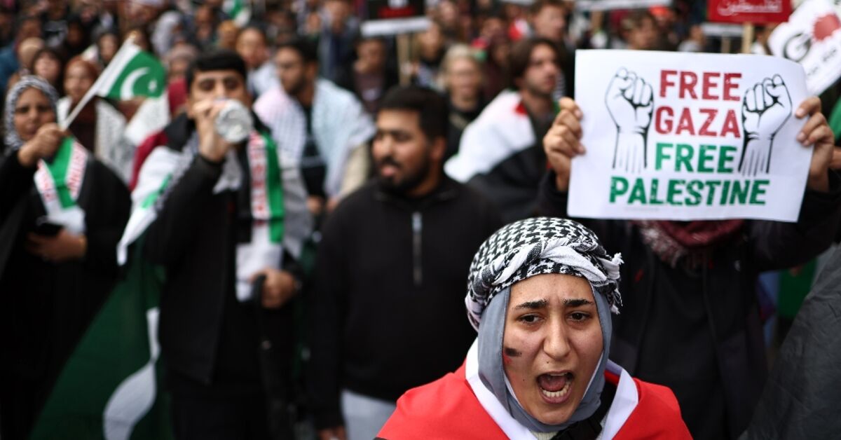 Nearly 100,000 in pro-Palestinian march in London: police