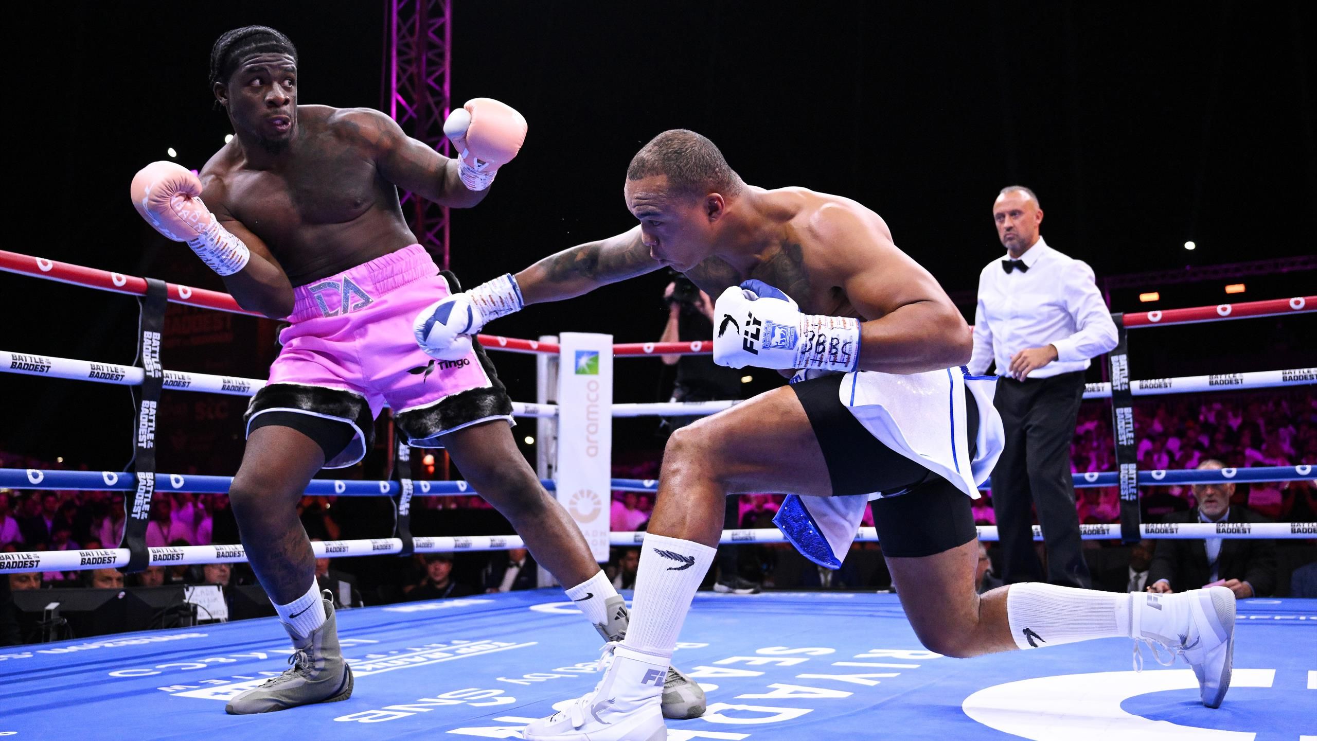 Wardley stops Adeleye to retain British heavyweight championship