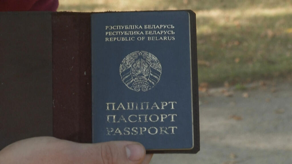 Belarusian exiles: No passports and no chance of return