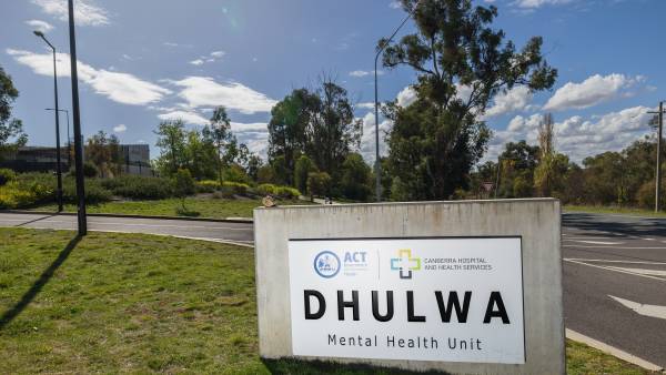 Most patients who absconded from mental health units were on leave