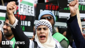 Gaza protest in London sees thousands call for bombing to stop