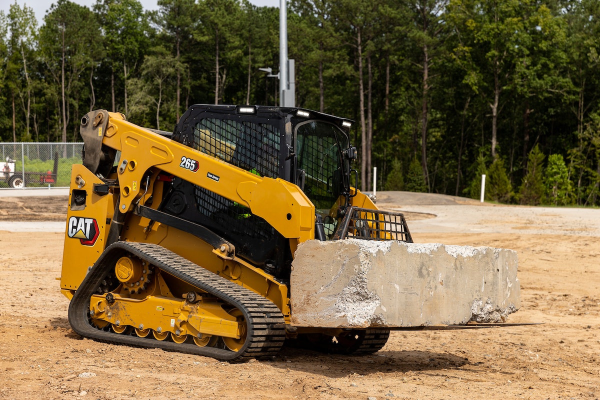 Caterpillar Growth Steams Ahead with 12% Sales Boost in Q3