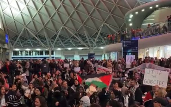 Watch: Two arrested at banned Gaza sit-in protest at King’s Cross station