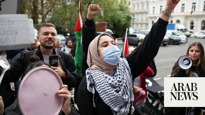 Protesters pack out London station demanding Gaza cease-fire