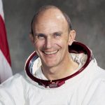 Nasa pays tribute after death of astronaut who helped save Apollo crew