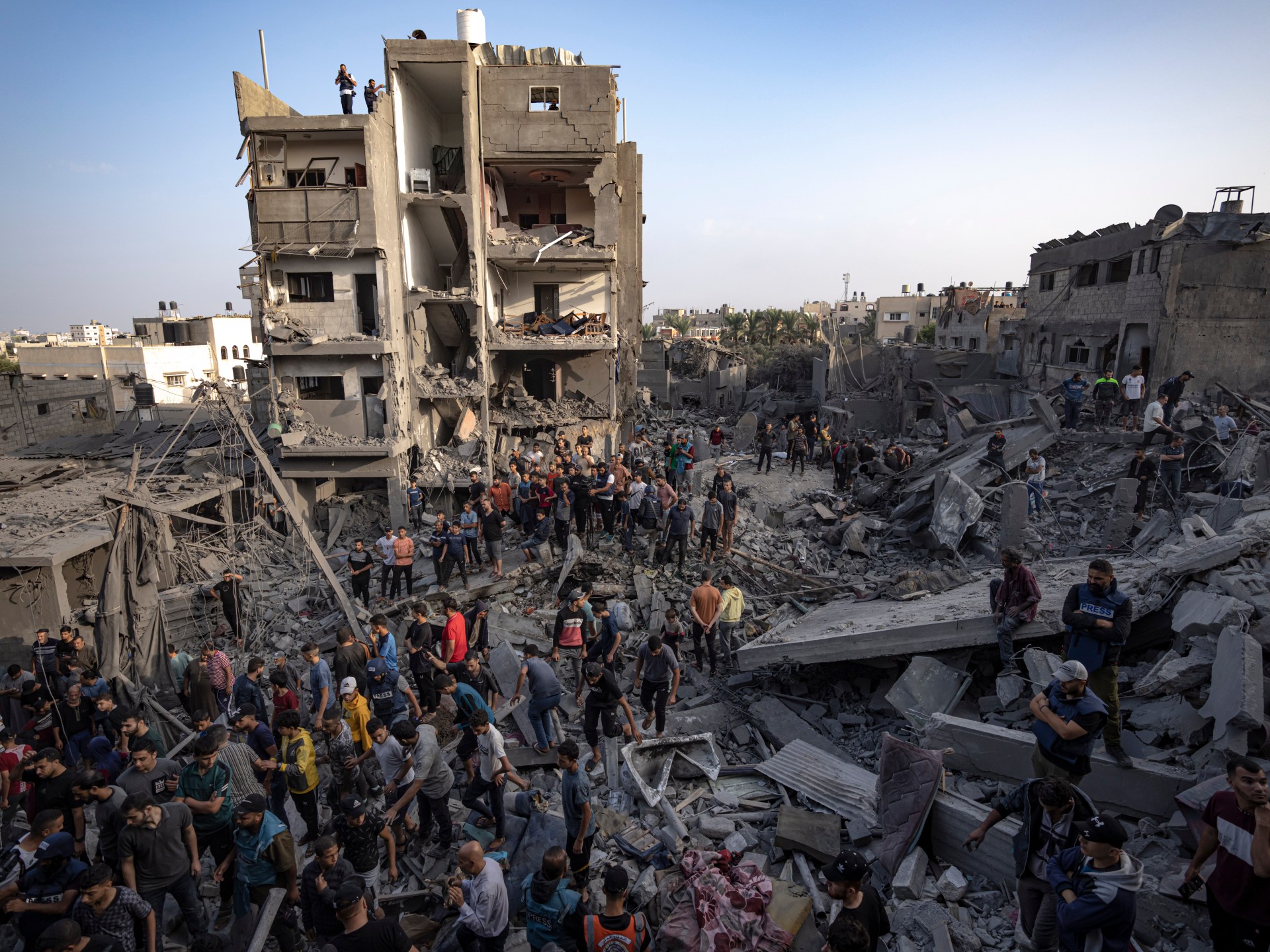 Photos: No end to Gaza killings as Israeli campaign nears a month