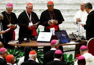 Pope Francis calls on synod to set aside politics