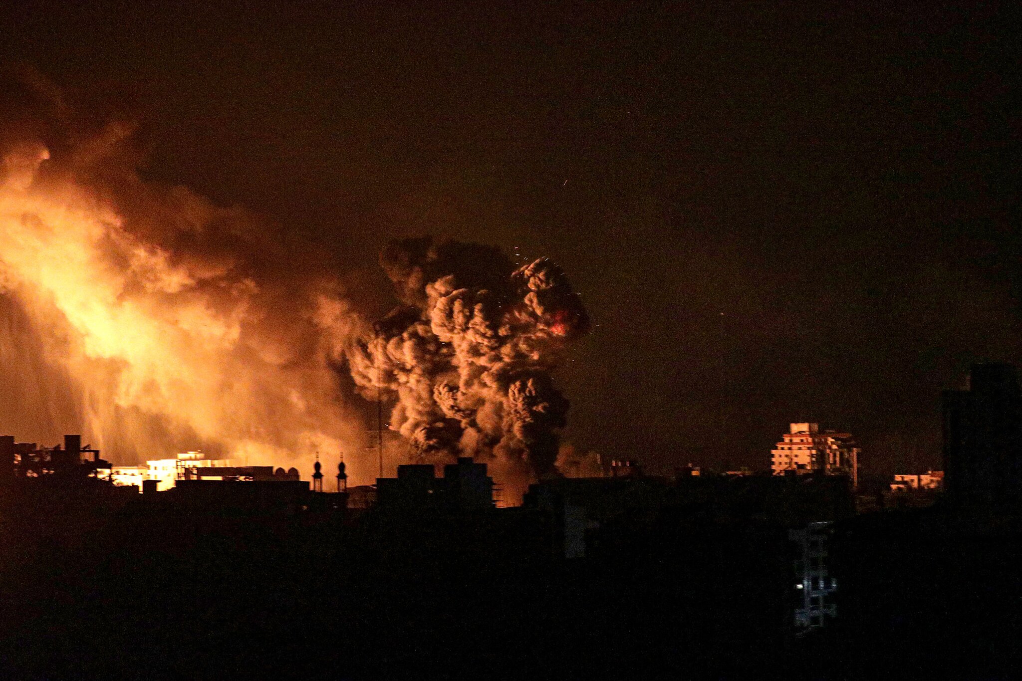 War on Gaza Live Updates: Third Communication Blackout, Israel Carries Out Intense Bombings