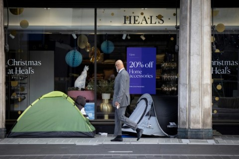 UK government defends proposals to restrict homeless tents