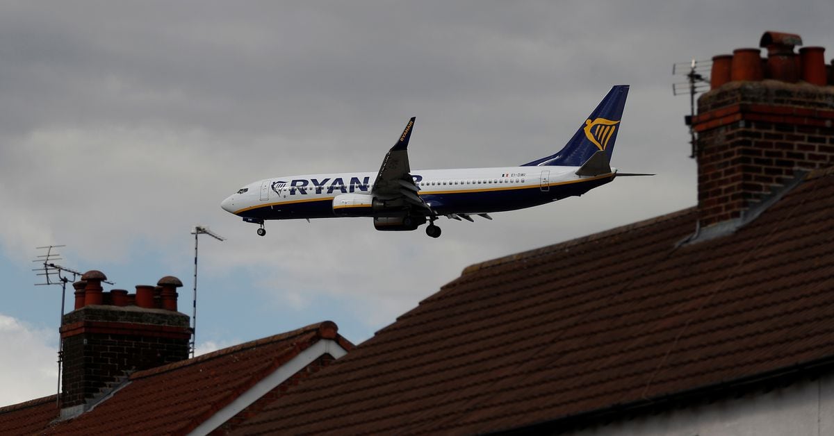 Ryanair forecasts record annual profit, promises regular dividend as fares soar