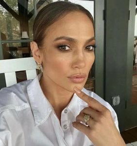 Jennifer Lopez’s ‘American Manicure’ Is Peak Quiet Luxury