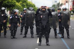 El Salvador hosts Miss Universe as protesters denounce mass arrests