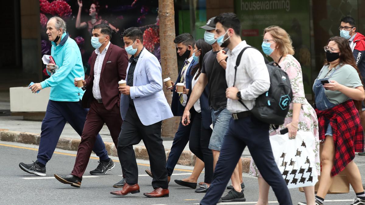 Health authorities across Australia call for return of masks amid eighth COVID wave