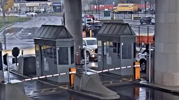 Police name New York couple killed in fiery Rainbow Bridge car crash that shut borders with Canada