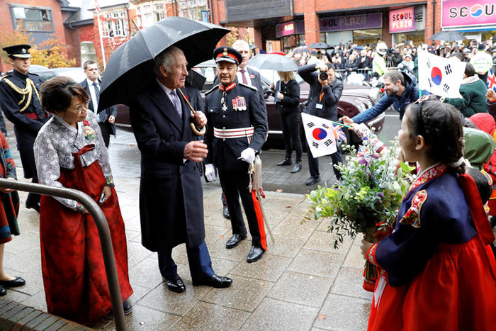 King Charles Visits Korean Community in U.K.