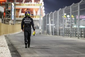 Hamilton didn’t feel “singled out” by FIA over Qatar GP track cross incident