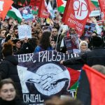 Paris protesters call for Gaza ceasefire