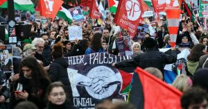 Paris protesters call for Gaza ceasefire