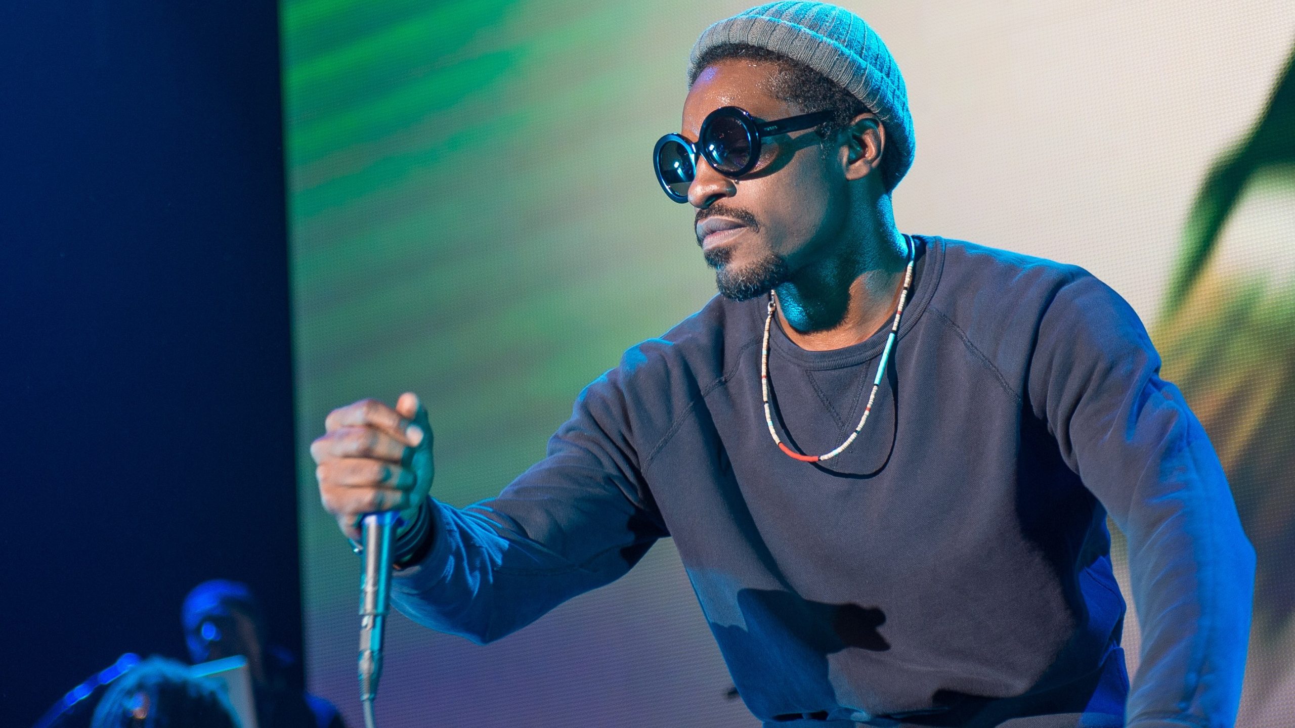 The daily gossip: André 3000 announces entirely instrumental flute album, Matt LeBlanc and Courteney Cox pay tribute to Matthew Perry, and more