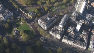 Massive London march for Palestinians as far-right protest turn violent