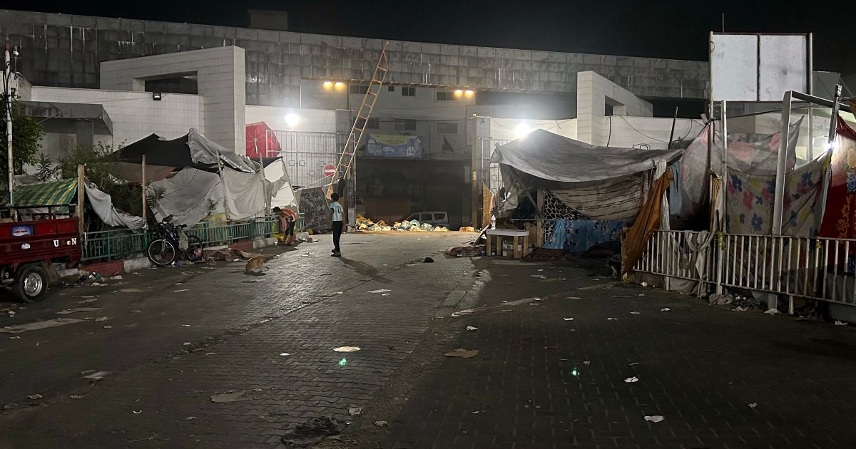 Power outages hit ICU and pediatric ward at Gaza’s main hospital, officials say after night of bombardment