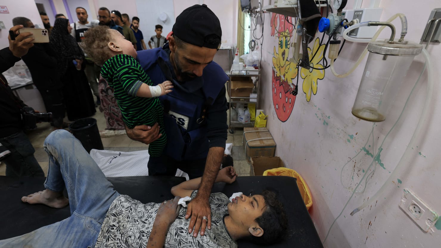 Gaza Hospital Where Thousands Were Sheltering Is Now ‘Out of Service,’ Red Crescent Says