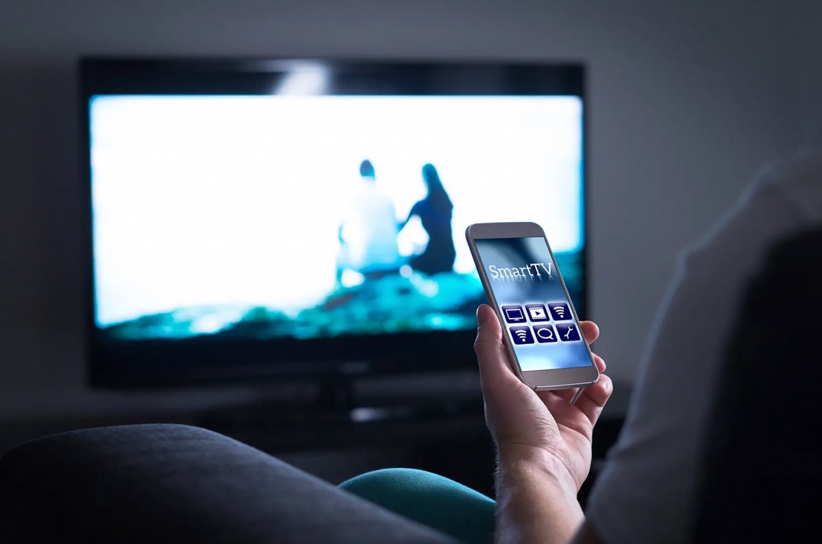 Is Phone Accessibility Changing Entertainment Mediums?