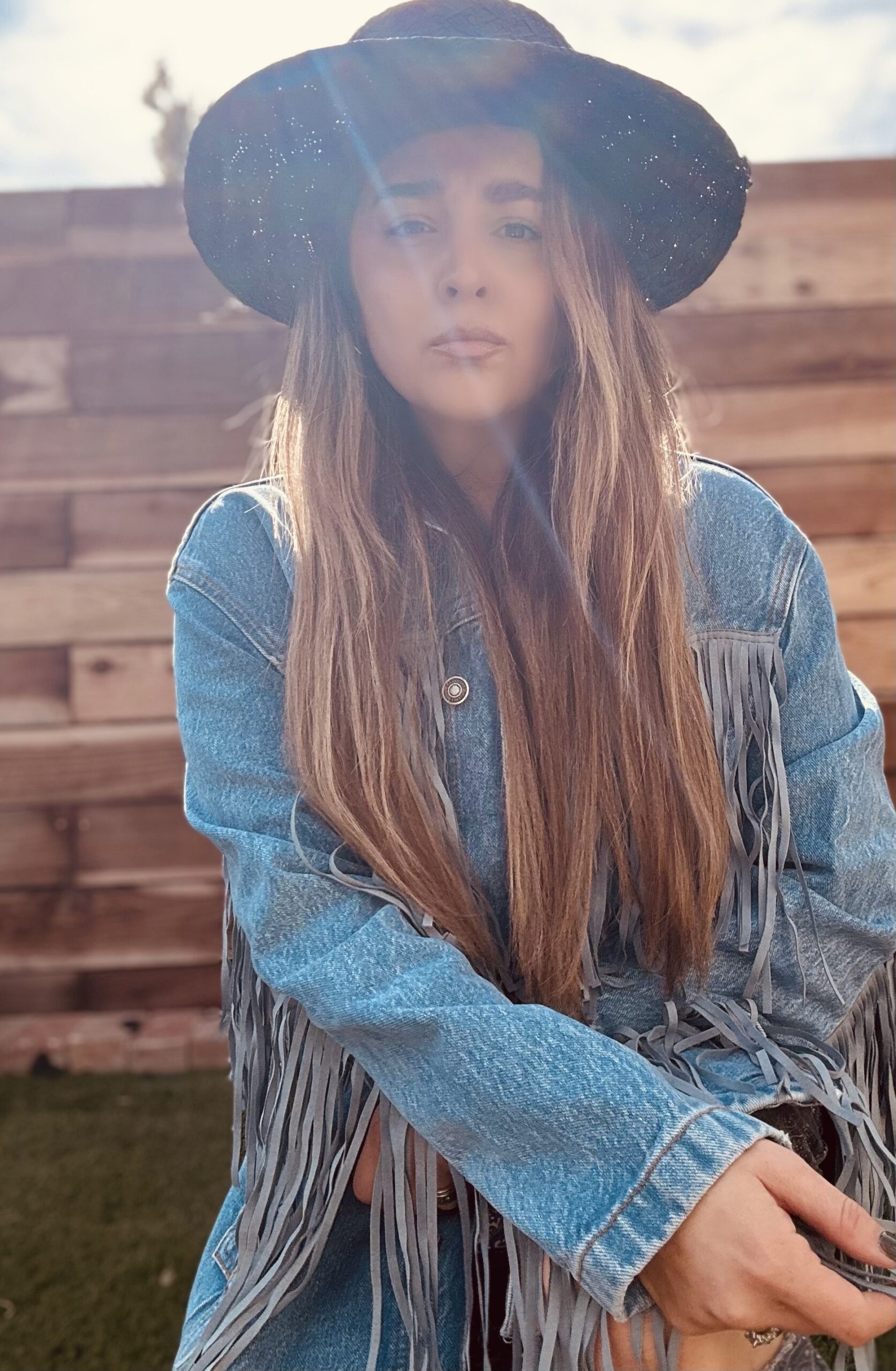 ALISAN PORTER Releases New Single “Meant For Me”