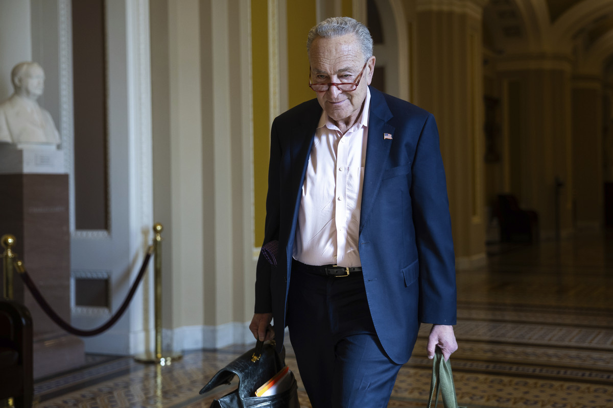 Schumer demands Massie take down ‘antisemitic’ meme