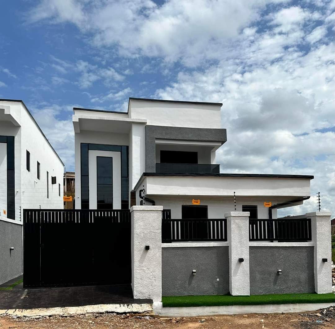 Blogger Builds Multi Million Naira Tenant House