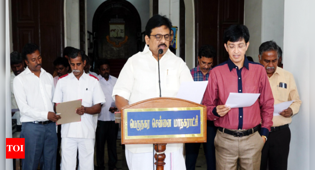 Chennai deputy mayor, commissioner take untouchability oath