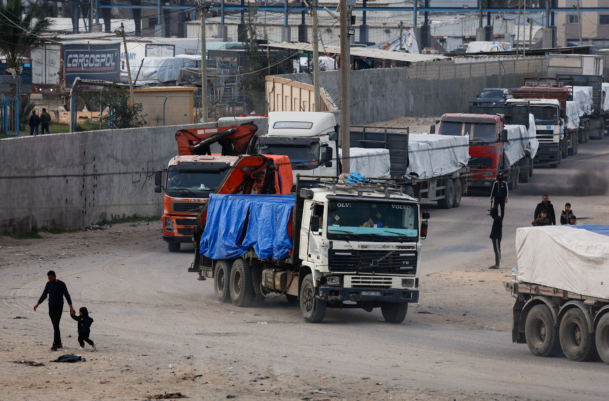 UK triples aid to Gaza and calls for increased flow of supplies to the strip