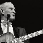 Tom Smothers, Half of Music-Comedy Duo Smothers Brothers, Dies at 86